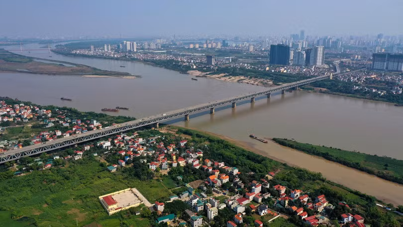 Diện tích đất ngoài bãi sông Hồng rất lớn nhưng từ lâu bị bỏ phí do không có quy hoạch. Ảnh: Việt Linh.