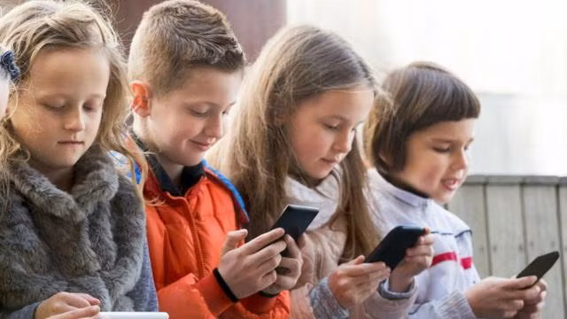 Facebook gây ra nhiều tranh cãi vì nhắm đến đối tượng người dùng trẻ em (Ảnh minh họa) Facebook gây ra nhiều tranh cãi vì nhắm đến đối tượng người dùng trẻ em (Ảnh minh họa)