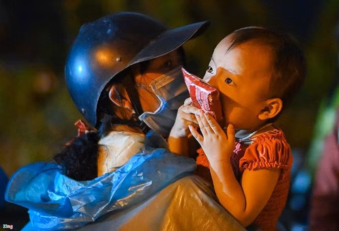 Tổng cục Thống kê cho biết “thị trường lao động đối mặt với tình trạng khủng hoảng nghiêm trọng với hàng loạt kỷ lục tiêu cực được xác lập”. Ảnh: IE. Tổng cục Thống kê cho biết “thị trường lao động đối mặt với tình trạng khủng hoảng nghiêm trọng với hàng loạt kỷ lục tiêu cực được xác lập”. Ảnh: IE.
