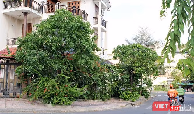 Trong khi rất nhiều người dân đã xây dựng nhà cửa, ở ổn định trong khu vực của dự án này. Trong khi rất nhiều người dân đã xây dựng nhà cửa, ở ổn định trong khu vực của dự án này.
