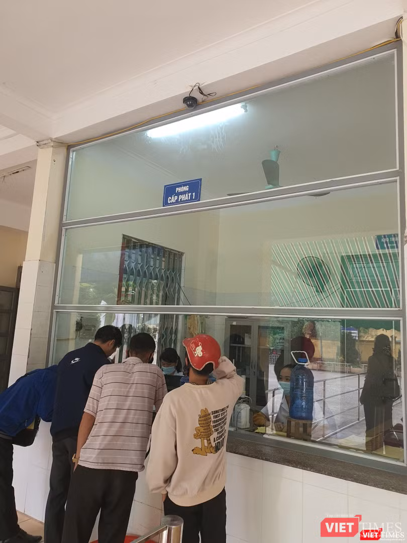 Người bệnh được nhận thuốc về uống nhiều ngay, thay vì phải đến cơ sở điều trị uống hàng ngày như trước Người bệnh được nhận thuốc về uống nhiều ngay, thay vì phải đến cơ sở điều trị uống hàng ngày như trước