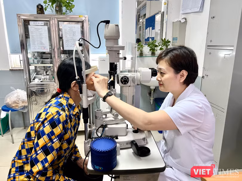 VT_ Khám mắt.JPG