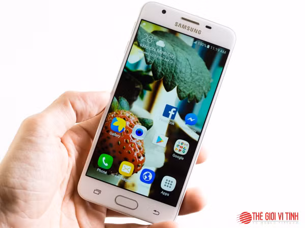 Cận cảnh smartphone Samsung Galaxy J5 Prime ảnh 1