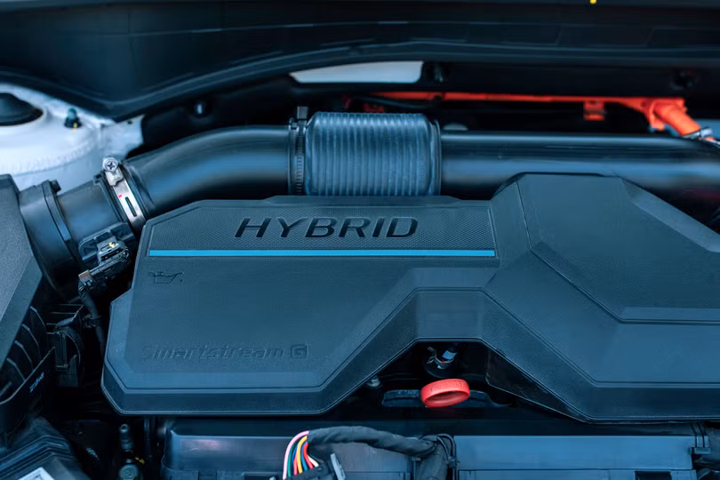 Hyundai Santa Fe Hybrid - 8.jpeg