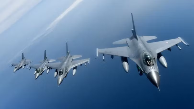 Ukraine nhan duoc lo F-16 dau tien.png