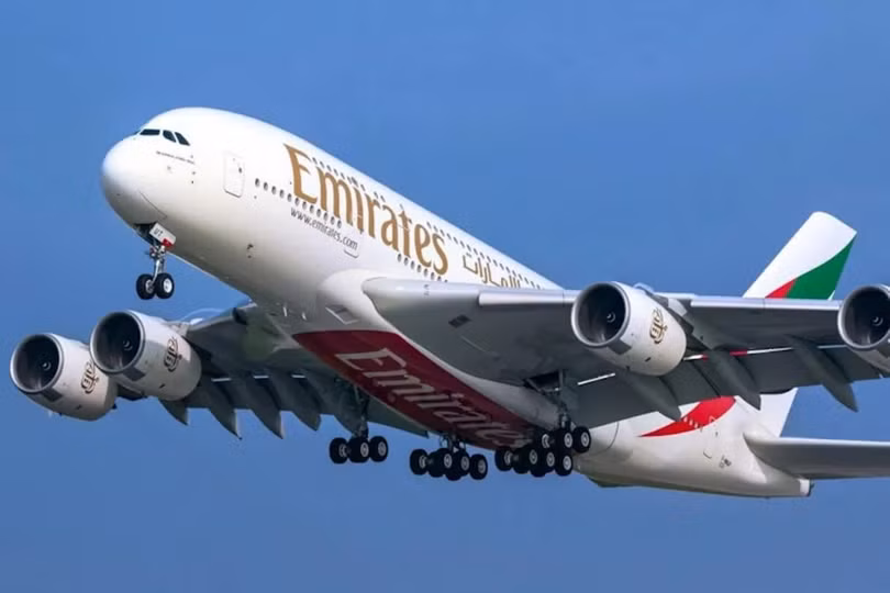 Emirates da doi sang may bay nho.jpg