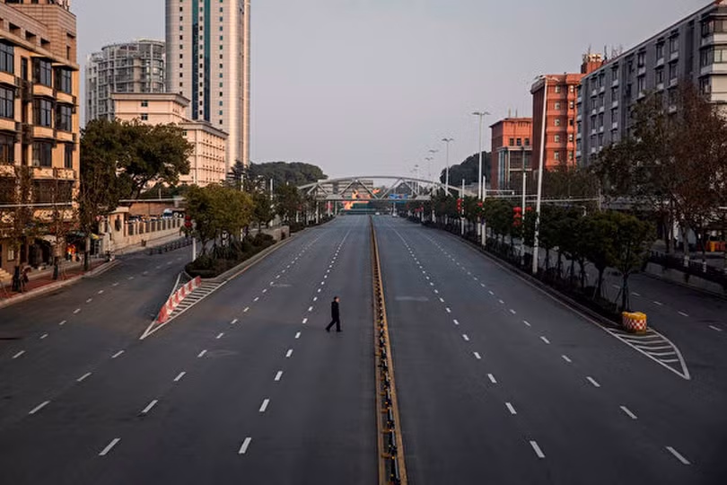 Từ ngày 23/1,thành phố Vũ Hán đã thực hiện "phong thành" phong tỏa thành phố để chống dịch lan rộng (Ảnh: Đa Chiều)