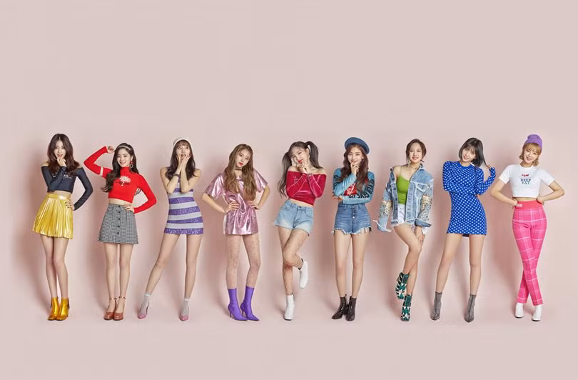 Nhóm nhạc diva TWICE tái xuất với bản hit "What is love" (ảnh: Korea Times)