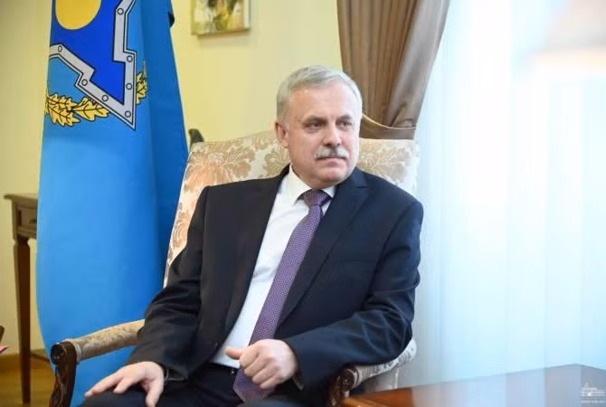 Tổng thư ký CSTO Stanislav Zas: nếu lực lượng gìn giữ hòa bình bị tấn công, họ sẽ đáp trả bằng những đòn chí mạng (Ảnh: Armepress). Tổng thư ký CSTO Stanislav Zas: nếu lực lượng gìn giữ hòa bình bị tấn công, họ sẽ đáp trả bằng những đòn chí mạng (Ảnh: Armepress).