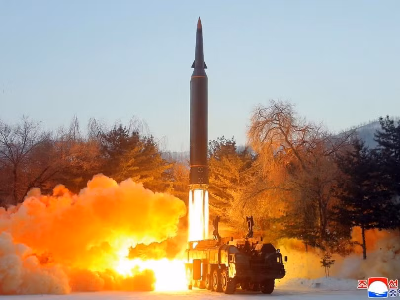Sáng 5/1, Triều Tiên lần thứ hai phóng thử thành công tên lửa siêu thanh Hwasong-8 (Ảnh: KCNA).
