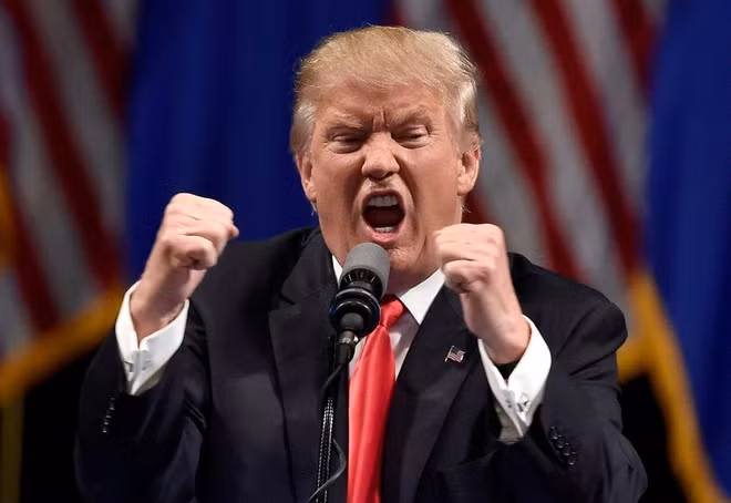 Trump sống trong khoảnh khắc và hành động theo cảm nhận của mình về cơ may và nguy hiểm. Vị tổng thống này không chơi trên cùng một sân như các chính khách khác (Ảnh: Internet) Trump sống trong khoảnh khắc và hành động theo cảm nhận của mình về cơ may và nguy hiểm. Vị tổng thống này không chơi trên cùng một sân như các chính khách khác (Ảnh: Internet)