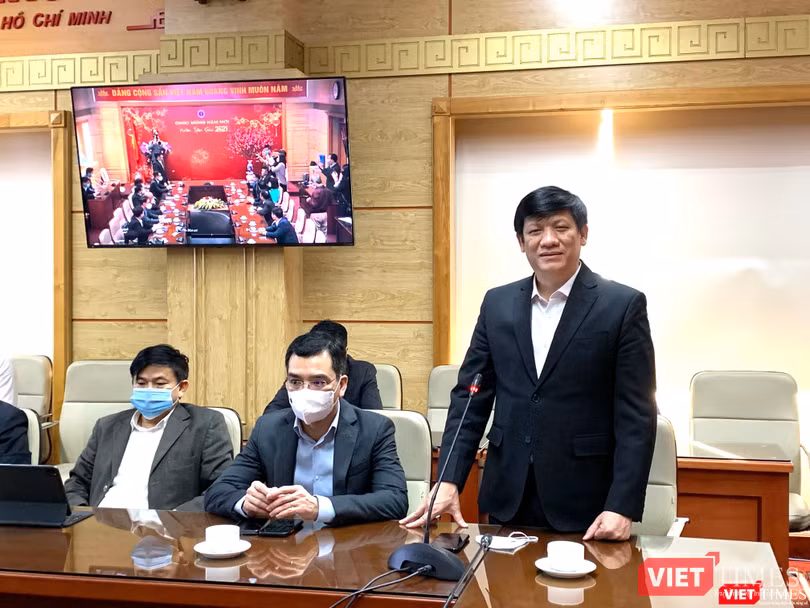 Bộ trưởng Bộ Y tế Nguyễn Thanh Long cho biết về khả năng cung cấp vaccine COVID-19 cho người dân Bộ trưởng Bộ Y tế Nguyễn Thanh Long cho biết về khả năng cung cấp vaccine COVID-19 cho người dân