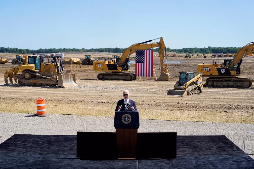 Tổng thống Mỹ Joe Biden phát biểu tại lễ khởi công cơ sở sản xuất chất bán dẫn mới của Intel ở New Albany, Ohio, tháng9/2022. Ảnh: Reuters Tổng thống Mỹ Joe Biden phát biểu tại lễ khởi công cơ sở sản xuất chất bán dẫn mới của Intel ở New Albany, Ohio, tháng9/2022. Ảnh: Reuters