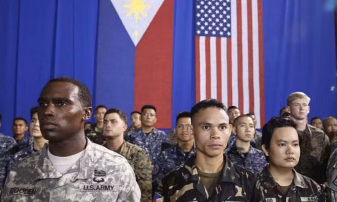 Do tranh chấp trên biển với Trung Quốc, Philippines hoãn chấm dứt VFA với Philippines lần thứ ba (Ảnh: Sohu).