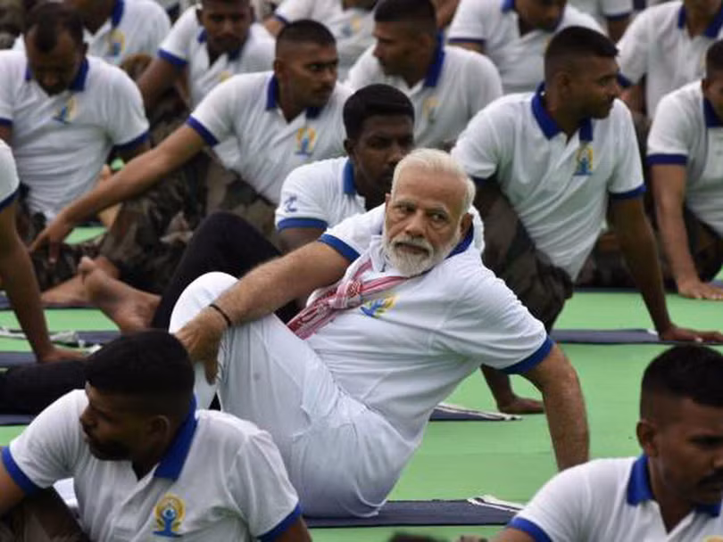 Thủ tướng Modi cho rằng tập Yoga có thể giúp hỗ trợ chữa COVID-19 (Ảnh: Getty). Thủ tướng Modi cho rằng tập Yoga có thể giúp hỗ trợ chữa COVID-19 (Ảnh: Getty).