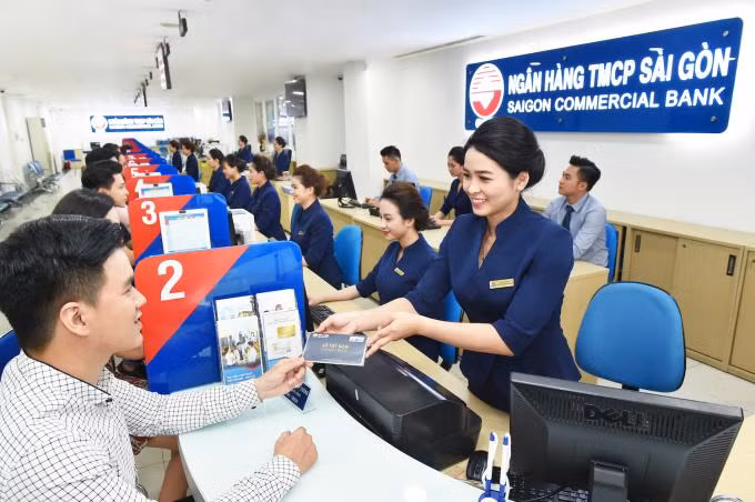 Khách hàng tới giao dịch tại SCB. Ảnh: SCB Khách hàng tới giao dịch tại SCB. Ảnh: SCB