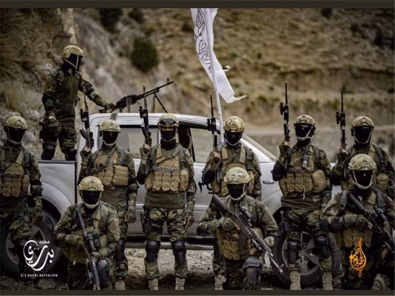Lính của đơn vị đặc nhiệm "Badri 313" trong bộ ảnh tuyên truyền của Taliban (Ảnh: Dwnews). Lính của đơn vị đặc nhiệm "Badri 313" trong bộ ảnh tuyên truyền của Taliban (Ảnh: Dwnews).