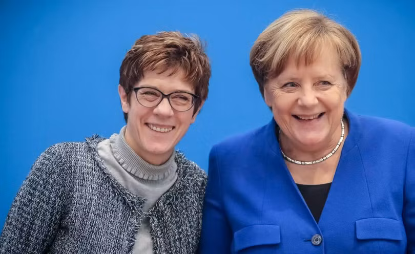 Thủ tướng Angela Merkel và Bộ trưởng Quốc phòng Annegret Karrenbauer (Ảnh: DPA). Thủ tướng Angela Merkel và Bộ trưởng Quốc phòng Annegret Karrenbauer (Ảnh: DPA).