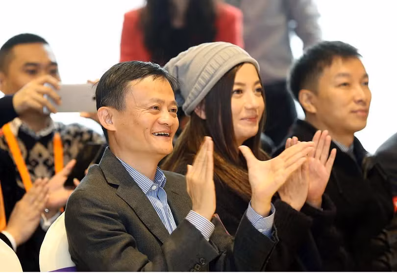 Triệu Vy và ông chủ Tập đoàn Alibaba Mã Vân (Ảnh: chinatimes).