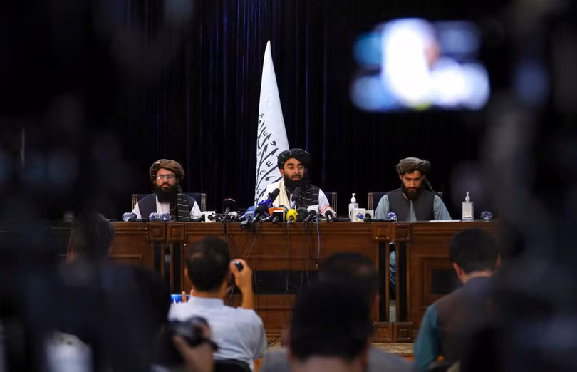 Các quan chức Taliban tổ chức họp báo tại Kabul ngày 17/8 (Ảnh: AP). Các quan chức Taliban tổ chức họp báo tại Kabul ngày 17/8 (Ảnh: AP).