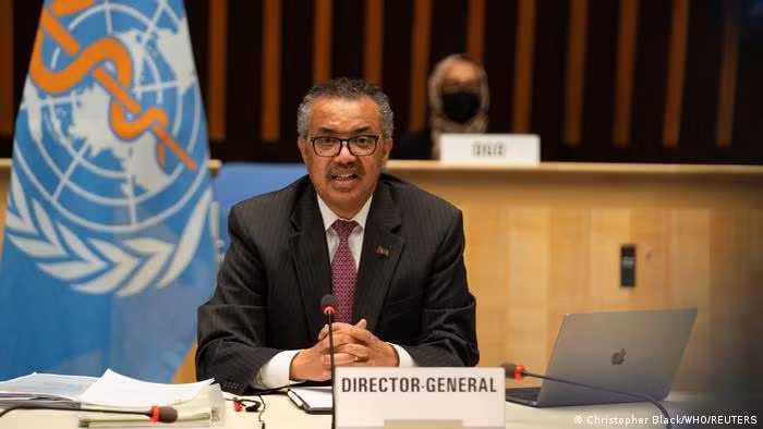 Tổng Giám đốc WHO Tedros Adhanom đốc thúc Trung Quốc hợp tác quốc tế điều tra giả thuyết SARS-CoV-2 rò rỉ từ phòng thí nghiệm (Ảnh: Deutsche Welle),