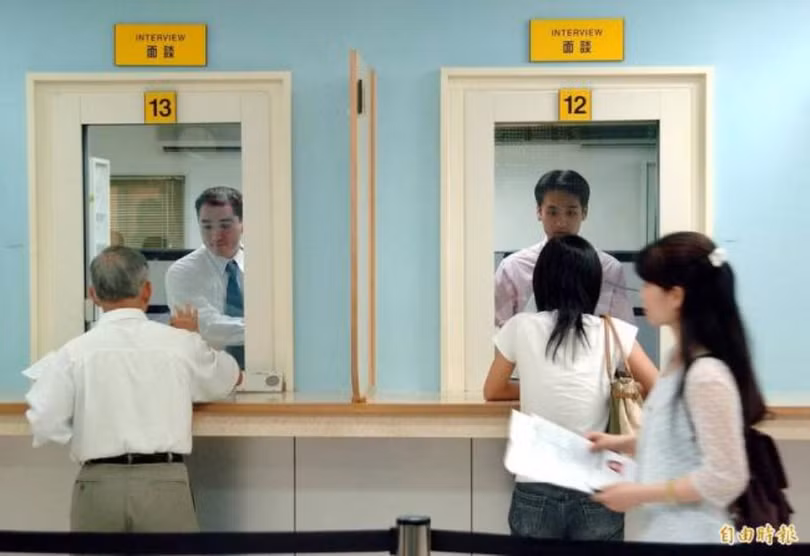 Hướng dẫn mới của Bộ Ngoại giao Mỹ cho phép viên chức xét duyệt visa có quyền từ chối những người xin nhập cư được cho là mắc bệnh mãn tính...Ảnh: Creaders.
