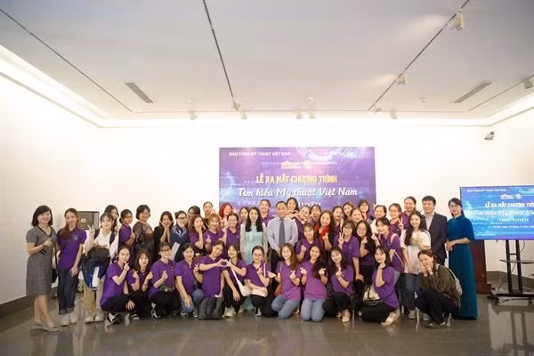 Các đại biểu, khách mời tham gia chương trình Các đại biểu, khách mời tham gia chương trình