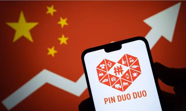 Pinduoduo hiện là sàn TMĐT Trung Quốc có số lượng người mua hàng mỗi năm lớn nhất. Ảnh: WSJ Pinduoduo hiện là sàn TMĐT Trung Quốc có số lượng người mua hàng mỗi năm lớn nhất. Ảnh: WSJ