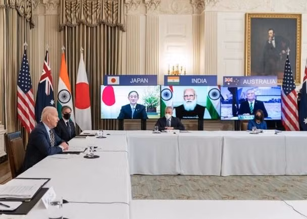 Tổng thống Mỹ Joe Biden cùng các quan chức cao cấp tham dự cuộc Đối thoại an ninh 4 nước trực tuyến (Ảnh: Đông Phương). Tổng thống Mỹ Joe Biden cùng các quan chức cao cấp tham dự cuộc Đối thoại an ninh 4 nước trực tuyến (Ảnh: Đông Phương).