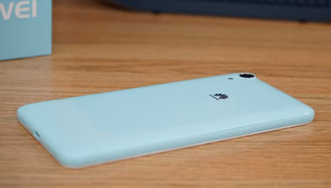 Mở hộp Huawei Y6II xanh ngọc giá 3 triệu vừa lên kệ