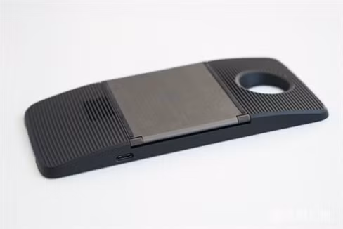 Cận cảnh máy chiếu Insta Share Projector.