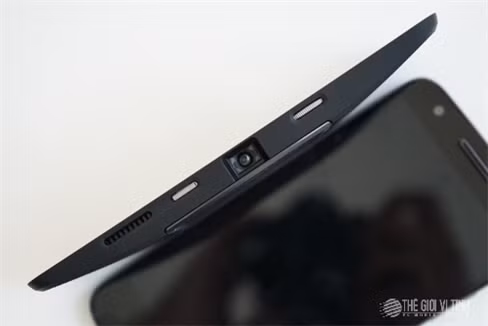 Cận cảnh máy chiếu Insta Share Projector.