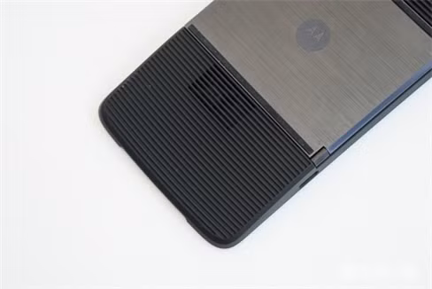 Cận cảnh máy chiếu Insta Share Projector.