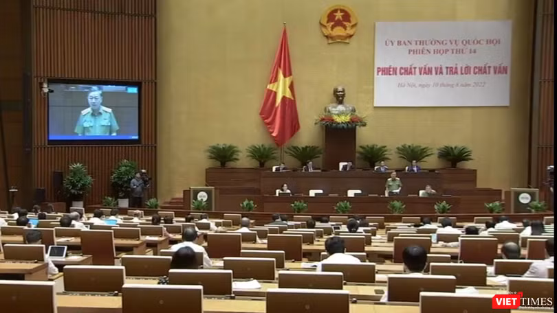 Đại tướng Tô Lâm - Bộ trưởng Bộ Công an trả lời chất vấn Ủy ban Thường vụ Quốc hội tại phiên họp thứ 14 (ngày 10/8).