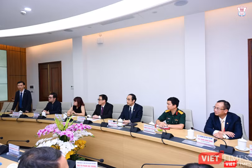 Lãnh đạo Trường Đại học Y Hà Nội Lãnh đạo Trường Đại học Y Hà Nội