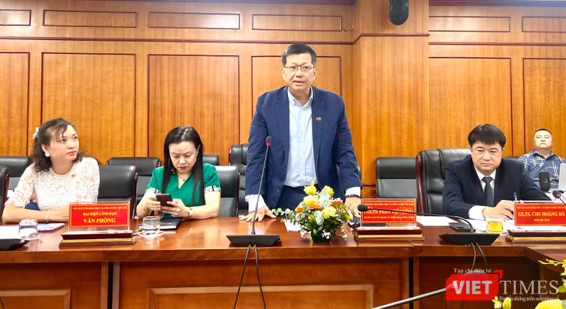 VT_ Họp.jpg