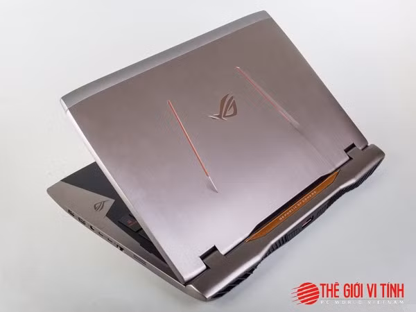 Thích mê với lớp vỏ ROG Bio-Armor của phiên bản ROG G701VI. Thích mê với lớp vỏ ROG Bio-Armor của phiên bản ROG G701VI.
