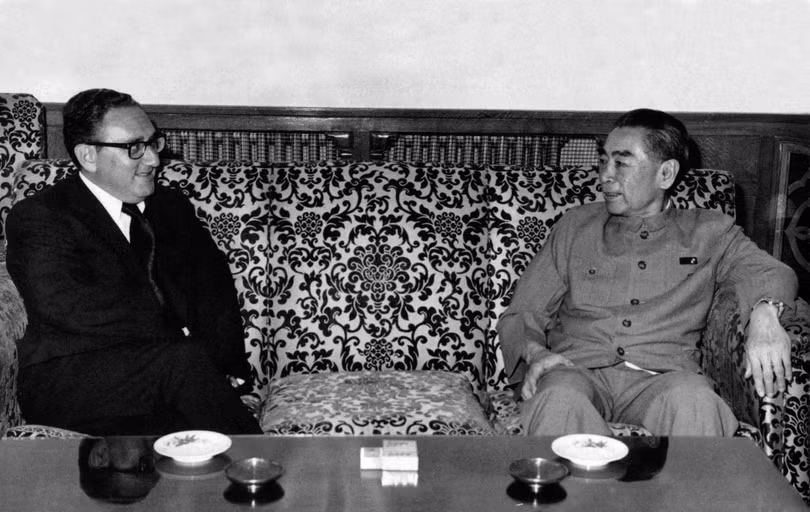 Ông Chu Ân Lai tiếp chính thức Kissinger tại Đại Lễ đường Nhân dân (Ảnh: jielishi).