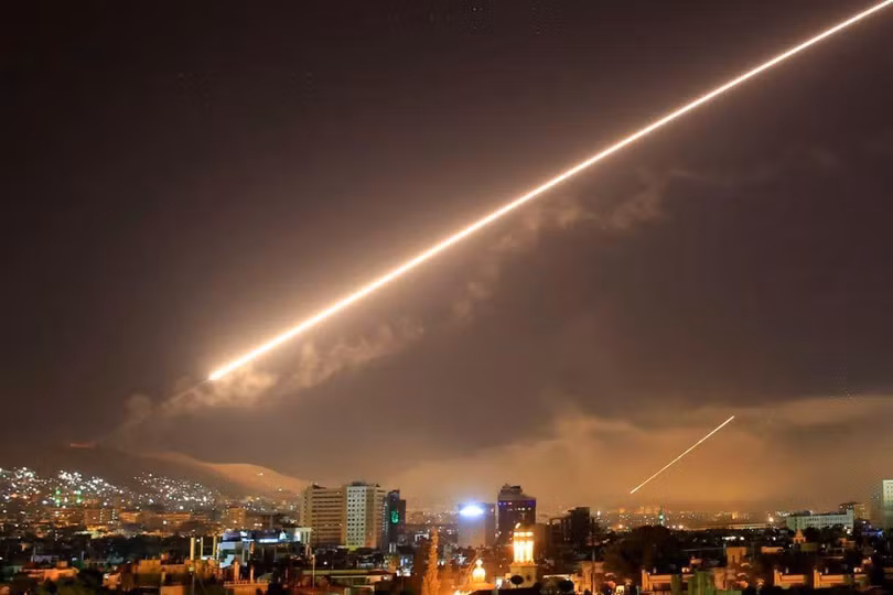 Phòng không Syria đánh chặn tên lửa Syria (Ảnh: SANA). Phòng không Syria đánh chặn tên lửa Syria (Ảnh: SANA).