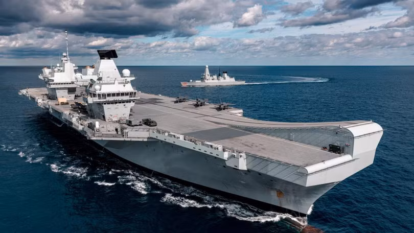Nhóm tác chiến tàu sân bay Queen Elizabeth của Anh đang thực hiện tự do hàng hải trên Biển Đông (Ảnh: sunnews).