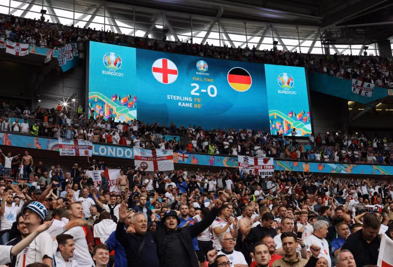 Việc sân Wembley (London) cho phép 60 ngàn khán giả vào xem các trận bán kết và chung kết khiến WHO lo lắng (Ảnh: Reuters). Việc sân Wembley (London) cho phép 60 ngàn khán giả vào xem các trận bán kết và chung kết khiến WHO lo lắng (Ảnh: Reuters).