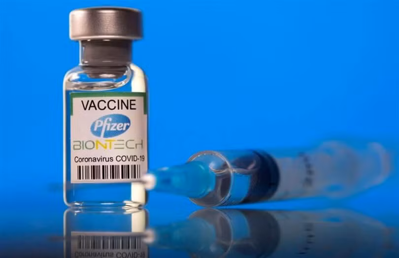 Tiêm vaccine là cách tốt nhất để ngăn chặn lan truyền SARS-CoV-2 (Ảnh: WHO). Tiêm vaccine là cách tốt nhất để ngăn chặn lan truyền SARS-CoV-2 (Ảnh: WHO).