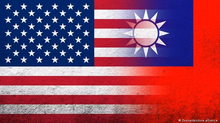 Quan hệ quân sự Mỹ - Đài Loan ngày càng chặt chẽ, Washington liên tiếp bán vũ khí cho Đài Bắc (Ảnh: Deutsche Welle).