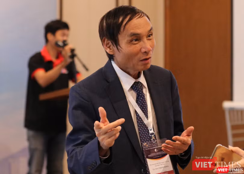 VT_GS Khoa.JPG
