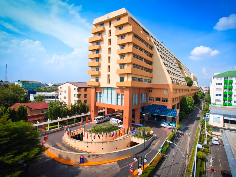Một bệnh viện tư ở Thái Lan nằm trong top 10 bệnh viện được khuyên đi du lịch chữa bệnh Một bệnh viện tư ở Thái Lan nằm trong top 10 bệnh viện được khuyên đi du lịch chữa bệnh