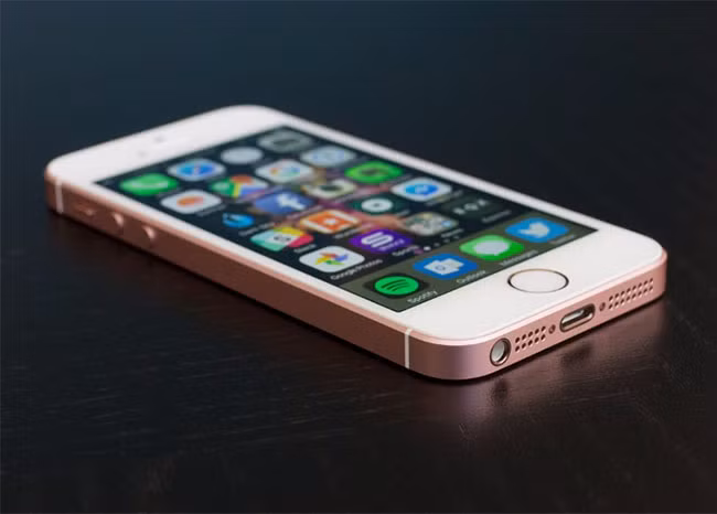 9 smartphone 2017 “vừa túi tiền” của bạn ảnh 7