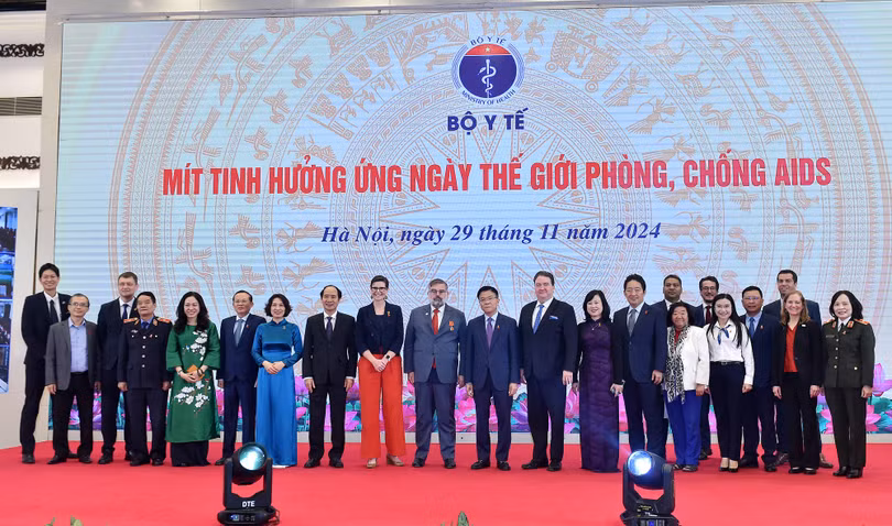 pttg-va-cac-dai-bieu-17328508983571683315314.jpg