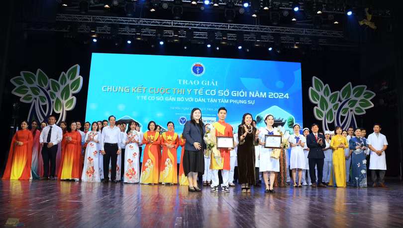 Nam nữ.jpg