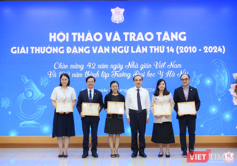 VT_ Trao giải.JPG