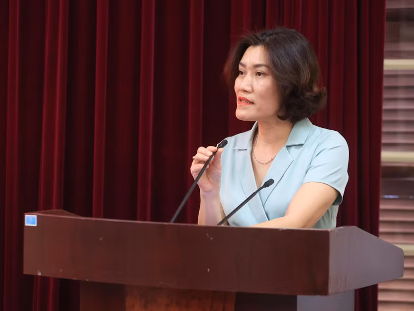 Bà Nguyễn Thị Hồng Nga phát biểu tại hội nghị sau khi được trao quyết định bổ nhiệm giữ chức Tổng biên tập Báo Giao thông - Ảnh: Tạ Hải.